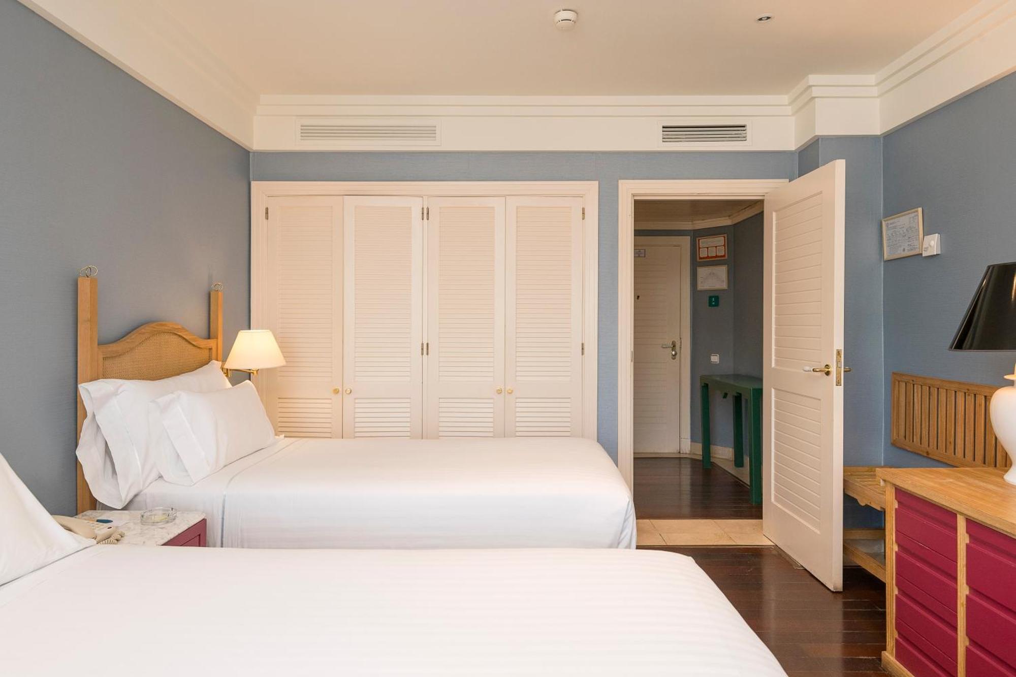 Hotel Playa Victoria 4*